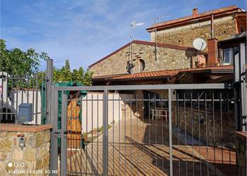villino a schiera con giardino