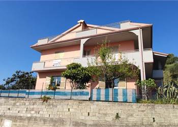 Ascea casa singola con terreno